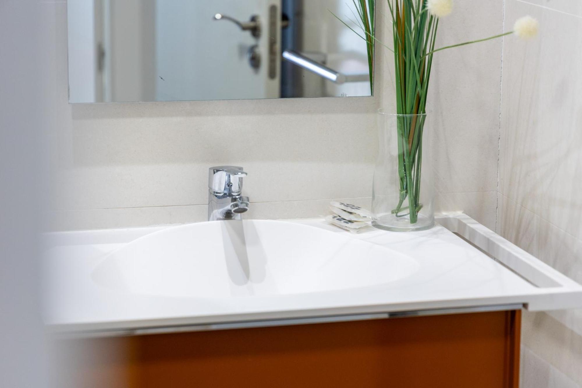 Insidehome - Val Apartment *